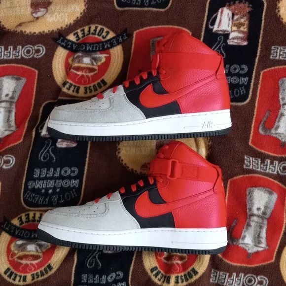 Nike Air Force 1 High LV8 Wolf Gray & Red - Picture 2 of 10